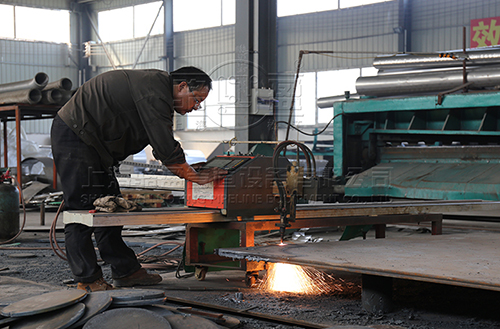 澳門風(fēng)順堂區(qū)<a href=http://www.berberana.cn target=_blank class=infotextkey>補(bǔ)償器</a>生產(chǎn)現(xiàn)場