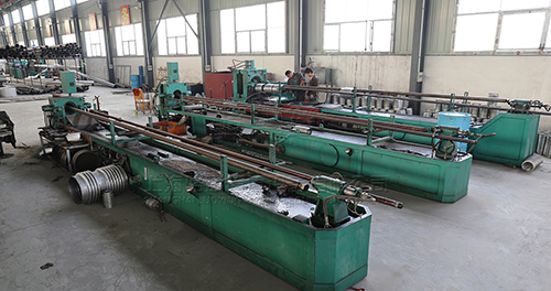 波紋<a href=http://www.berberana.cn target=_blank class=infotextkey>補(bǔ)償器</a>生產(chǎn)現(xiàn)場